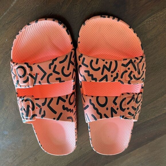 100% Vegan Sandal by Freedom Moses - Picture 2 of 4